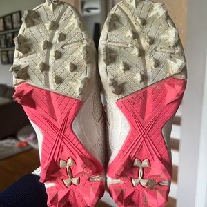 Girls baseball cleats